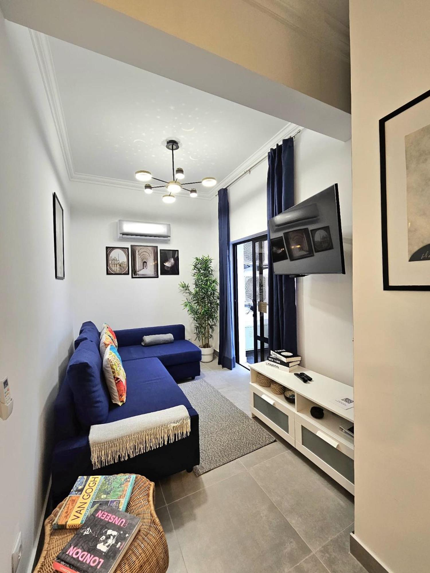 Apartment & House